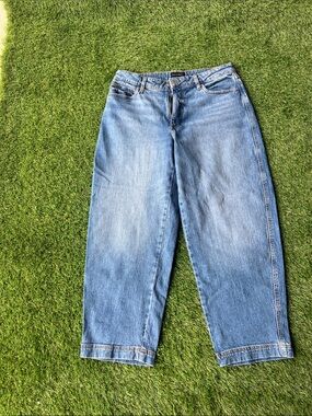 Relaxed Light Blue Boyfriend Jeans for Women
